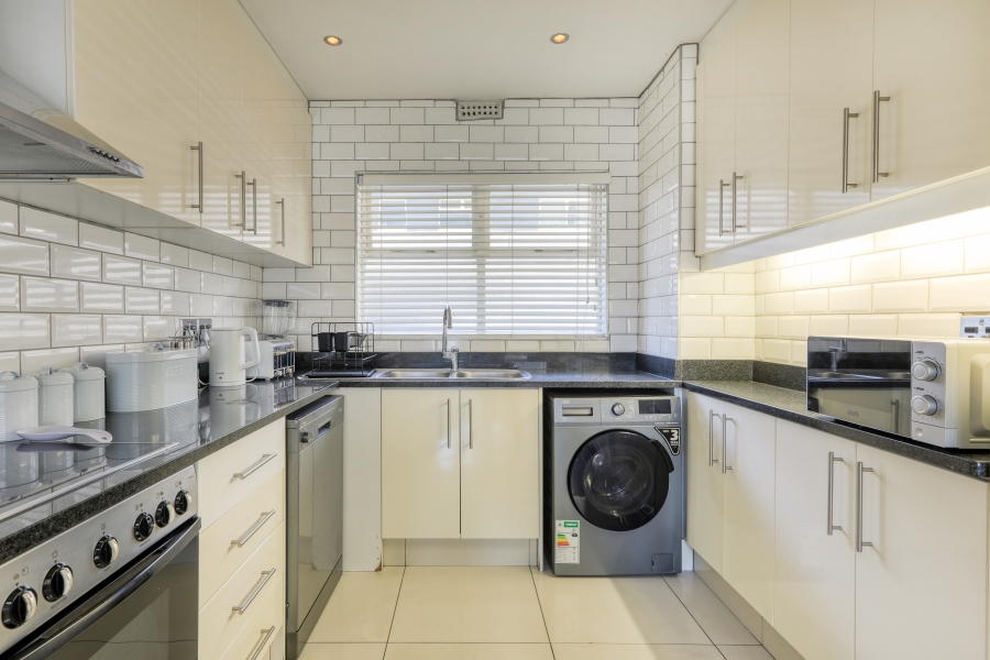 2 Bedroom Property for Sale in Sea Point Western Cape